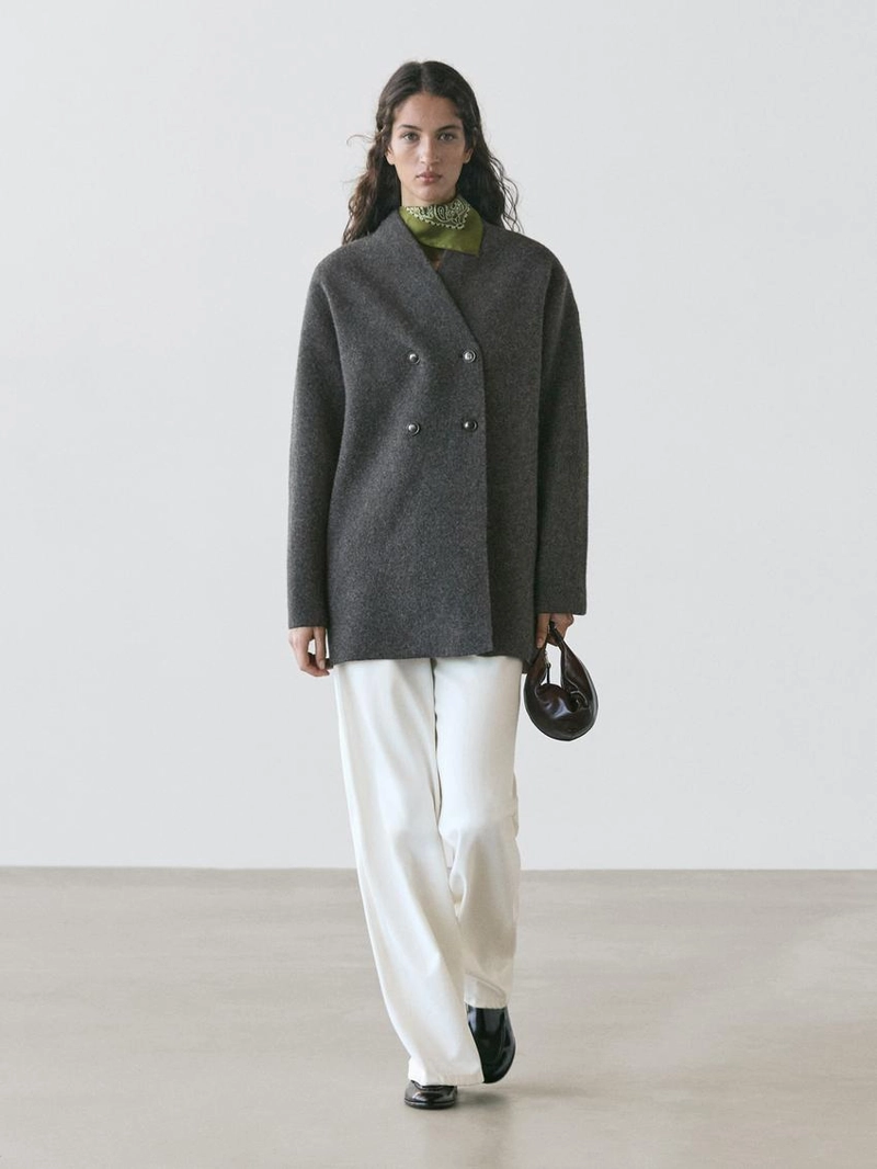 Пальто средней длины с двубортной застежкой из 100% шерсти