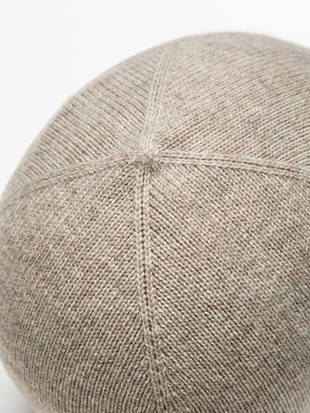 Шапка из тонкого вязаного полотна- Заказать в России