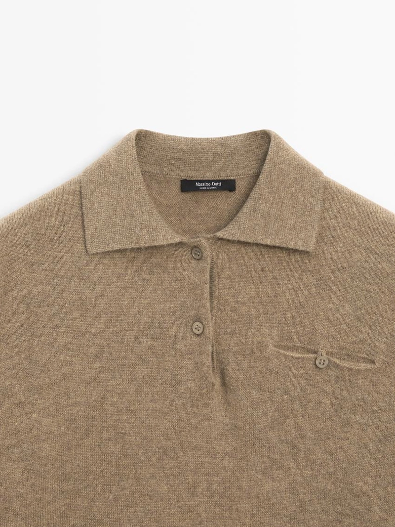 Трикотажный свитер-поло с карманом