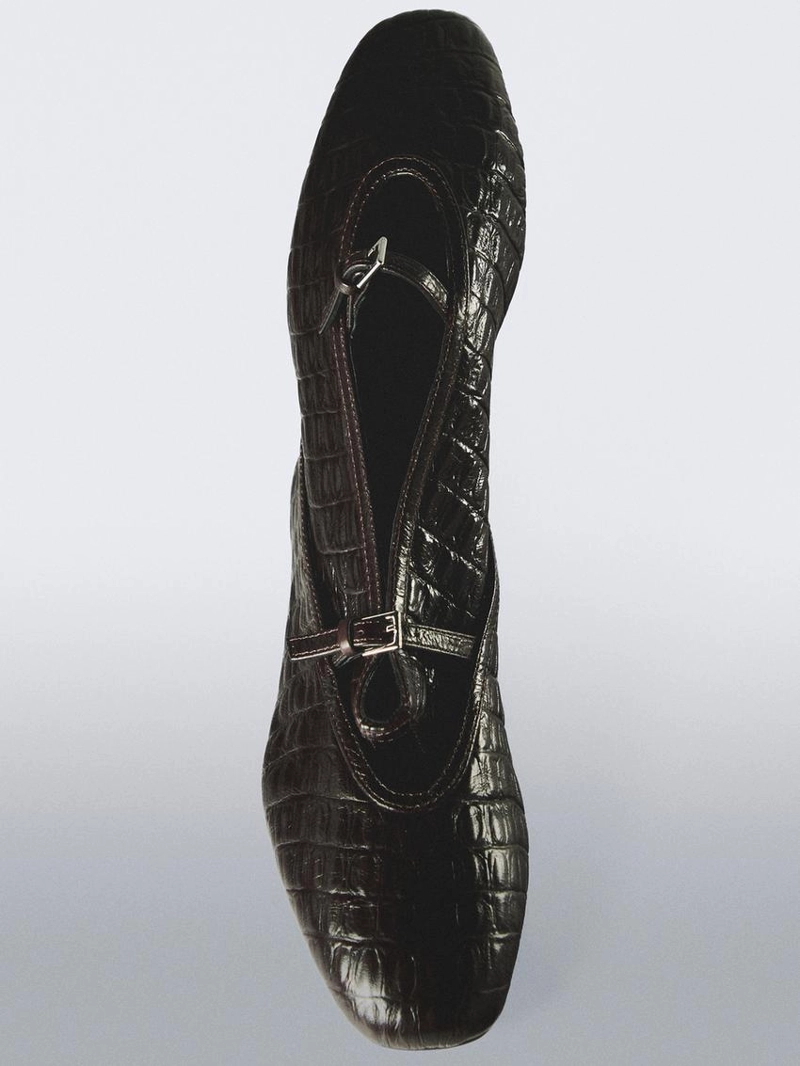Туфли-балетки из мягкой кожи под крокодила