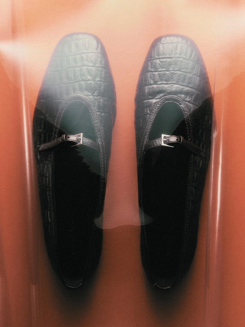 Туфли-балетки из мягкой кожи под крокодила