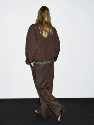 Короткая водоотталкивающая куртка с деталями из вельвета- Заказать в России