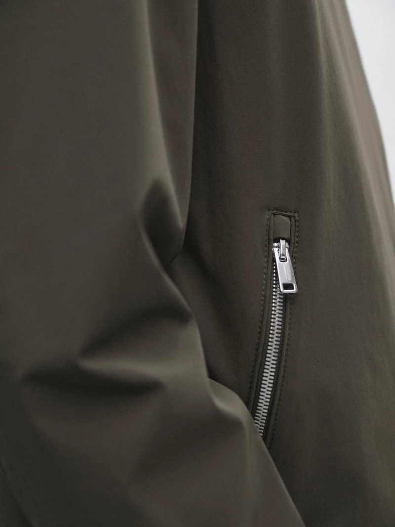 Короткий пиджак с деталями кармана