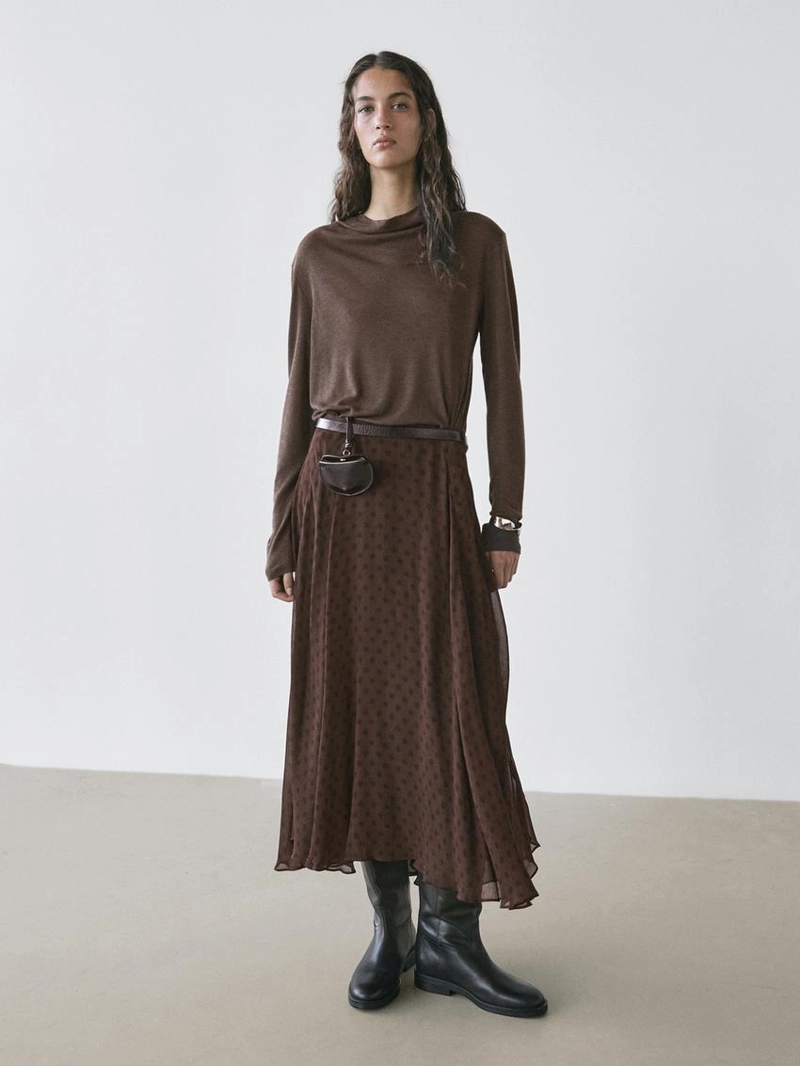 Юбка-миди в горох с расклешенным подолом