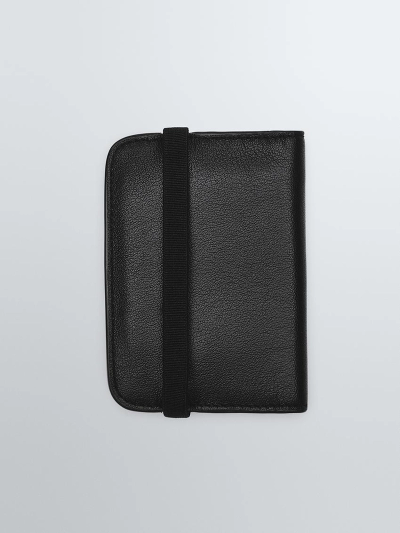 Кардхолдер из натуральной кожи с клапаном