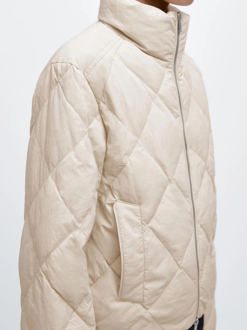 Короткая водоотталкивающая стеганая бомбер-куртка