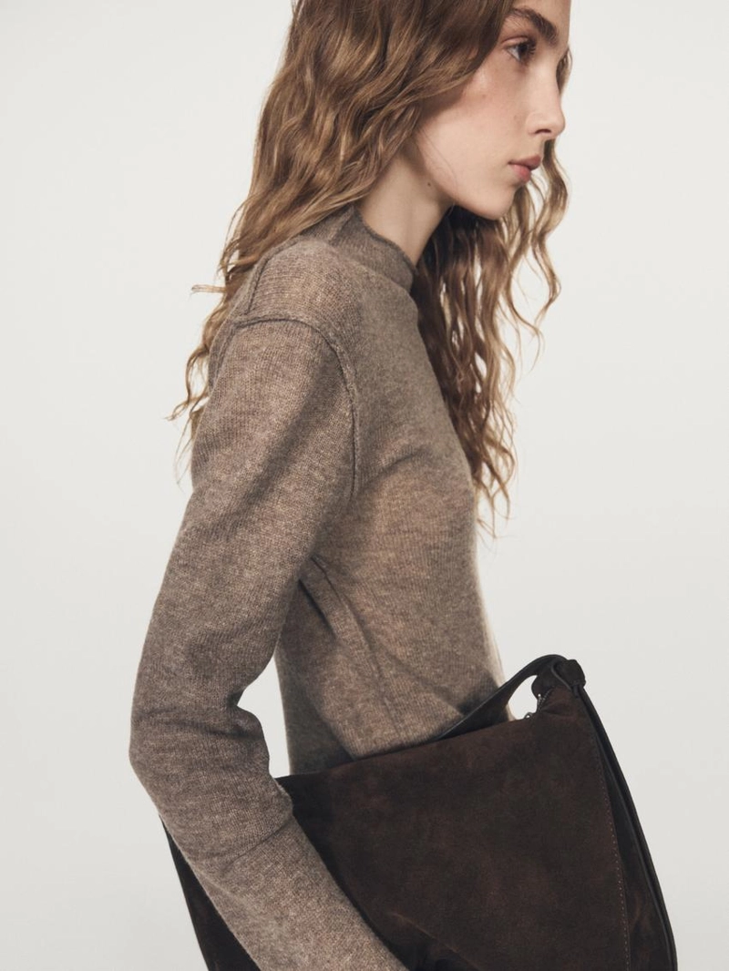 Вязанный свитер из шерстяной смеси с макраме-воротником