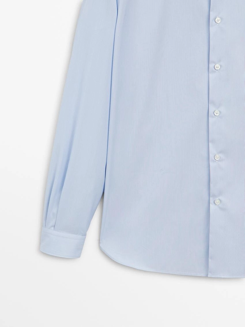 Рубашка в полоску, сидячая по фигуре