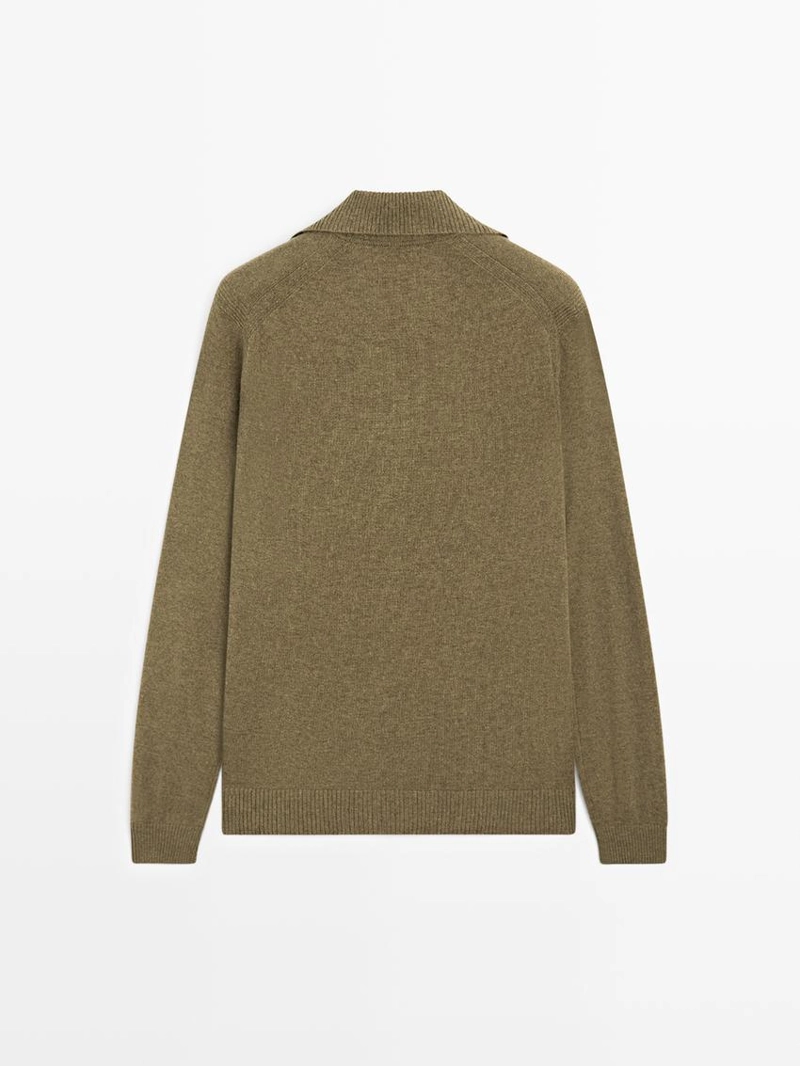 Водолазка-поло из 100% шерсти с v-образным вырезом