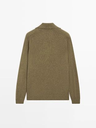 Водолазка-поло из 100% шерсти с V-образным вырезом- Заказать в России