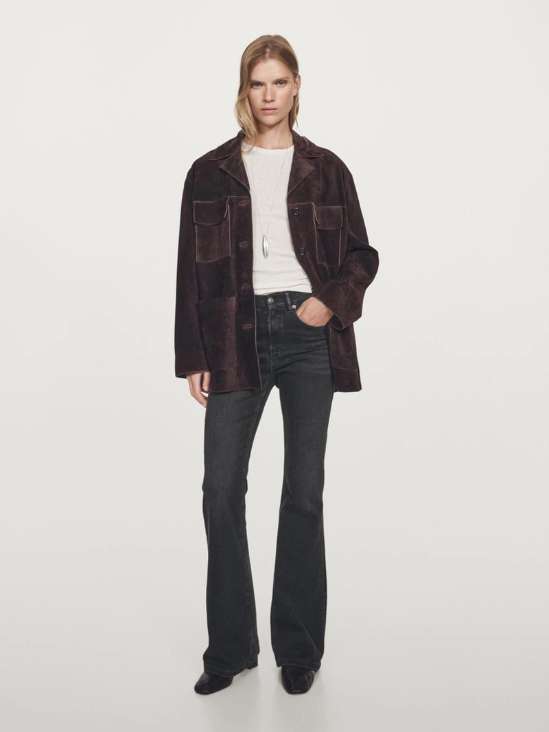 Джинсы с высокой талией и расклешенными штанинами