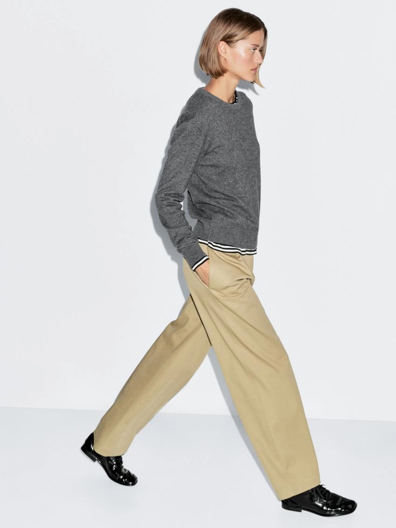 Свитер из шерсти с круглым вырезом