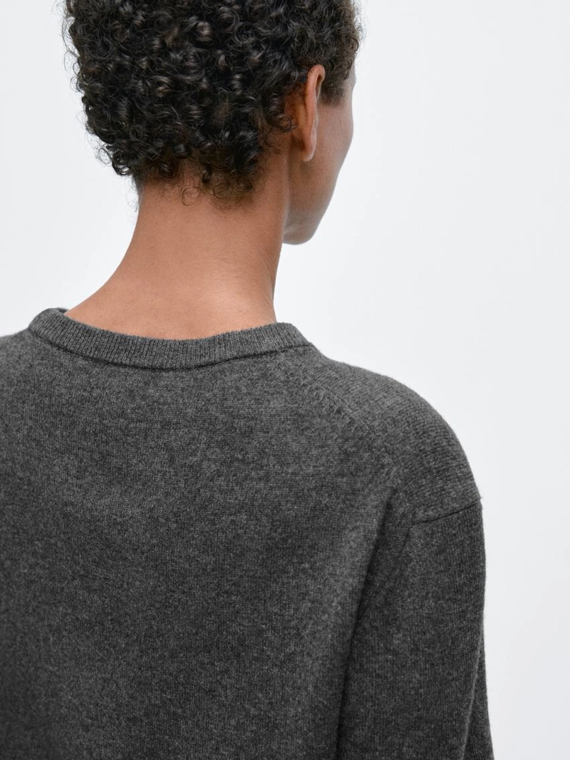 Свитер из шерсти с круглым вырезом