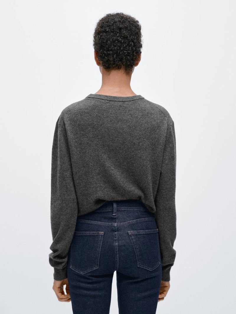 Свитер из шерсти с круглым вырезом