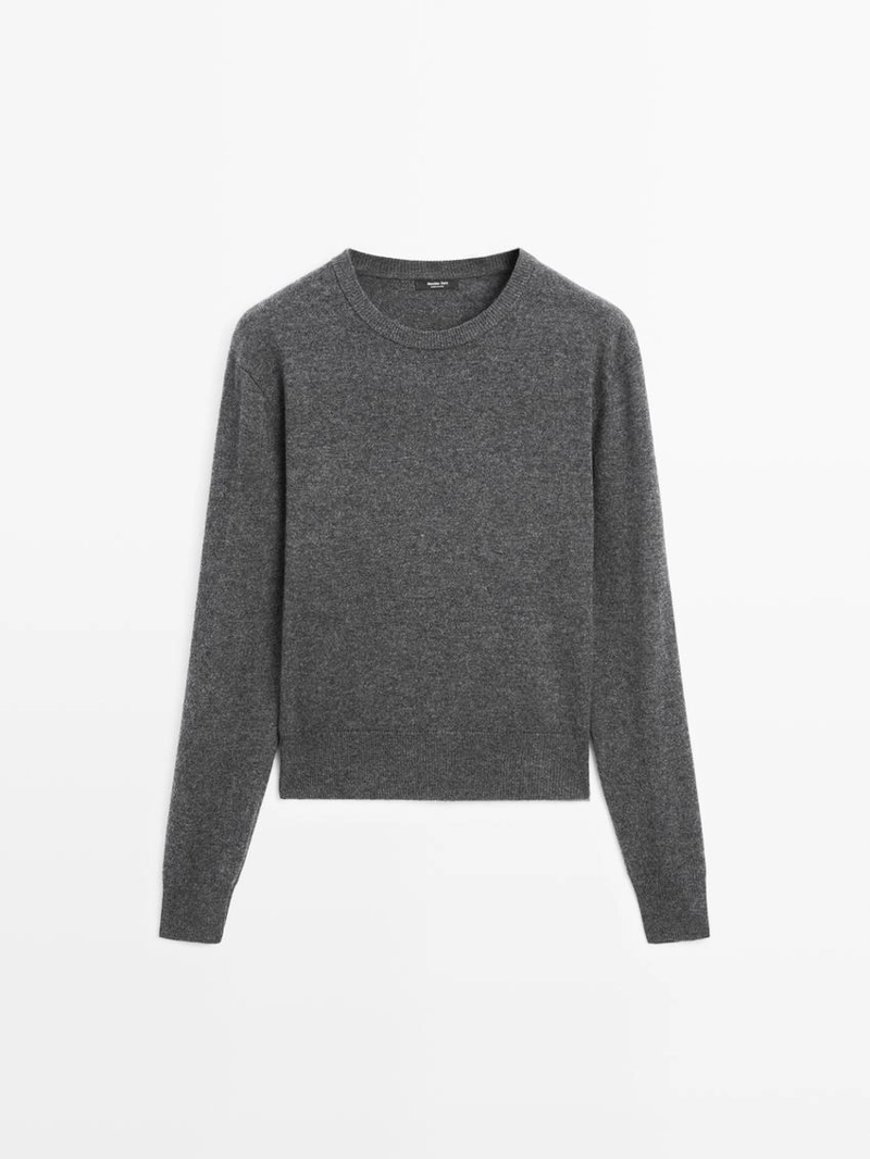 Свитер из шерсти с круглым вырезом