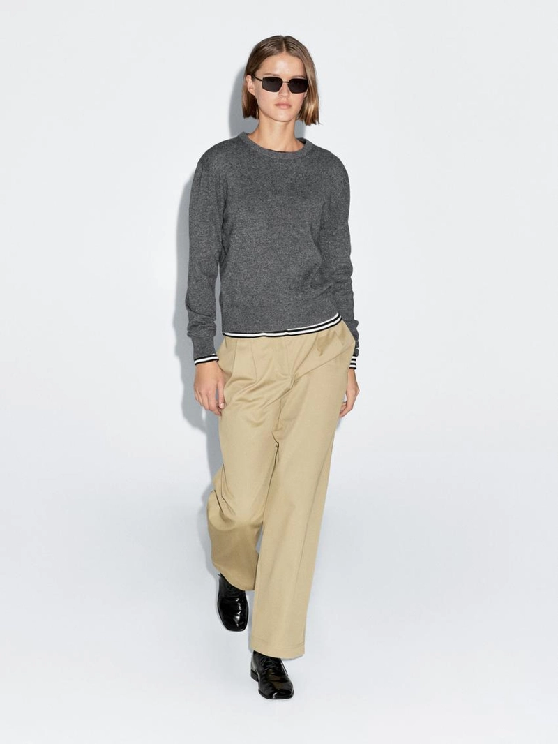 Свитер из шерсти с круглым вырезом