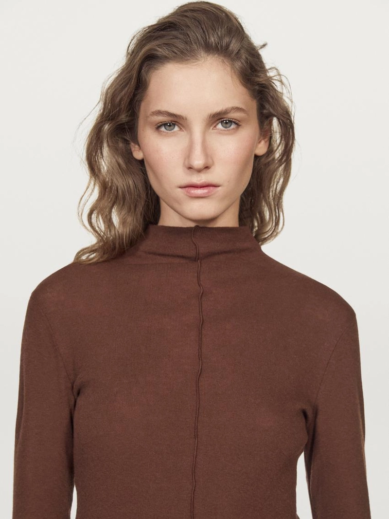 Лонгслив с деталями швов