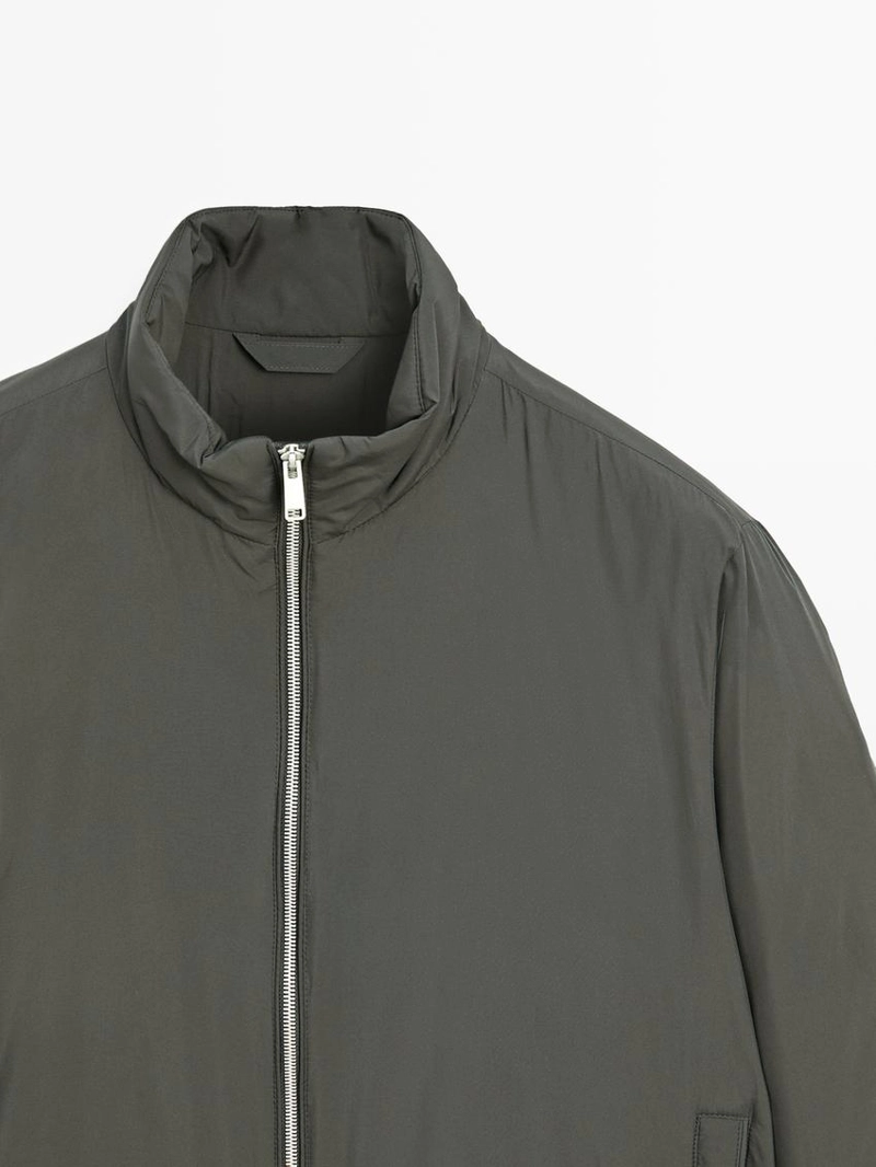 Куртка из водоотталкивающего ультралегкого пухового синтеза