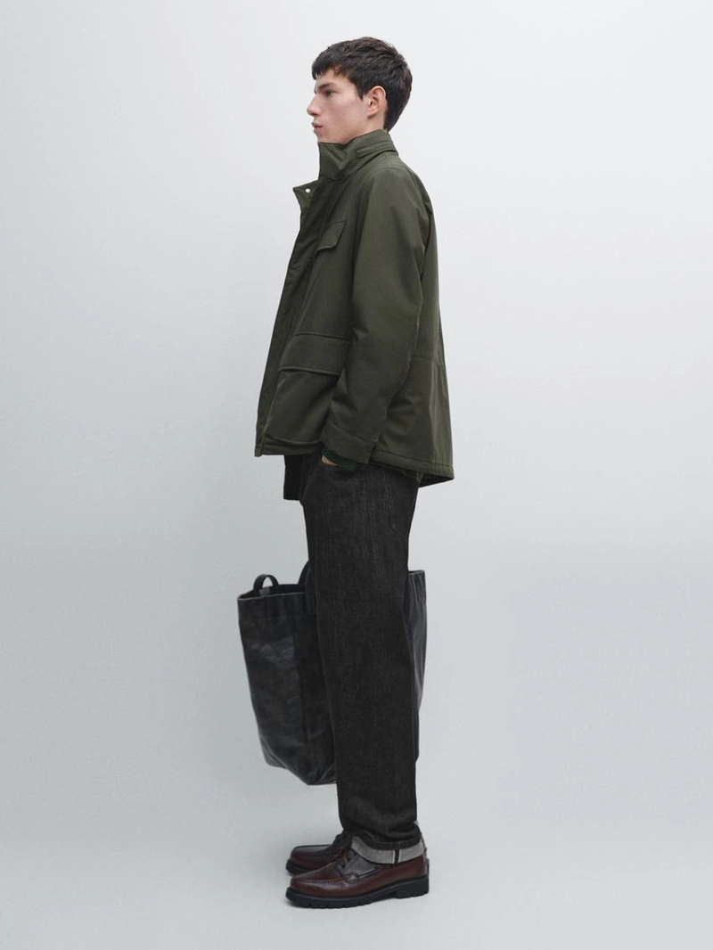 Пуховик с карманами и водоотталкивающей отделкой