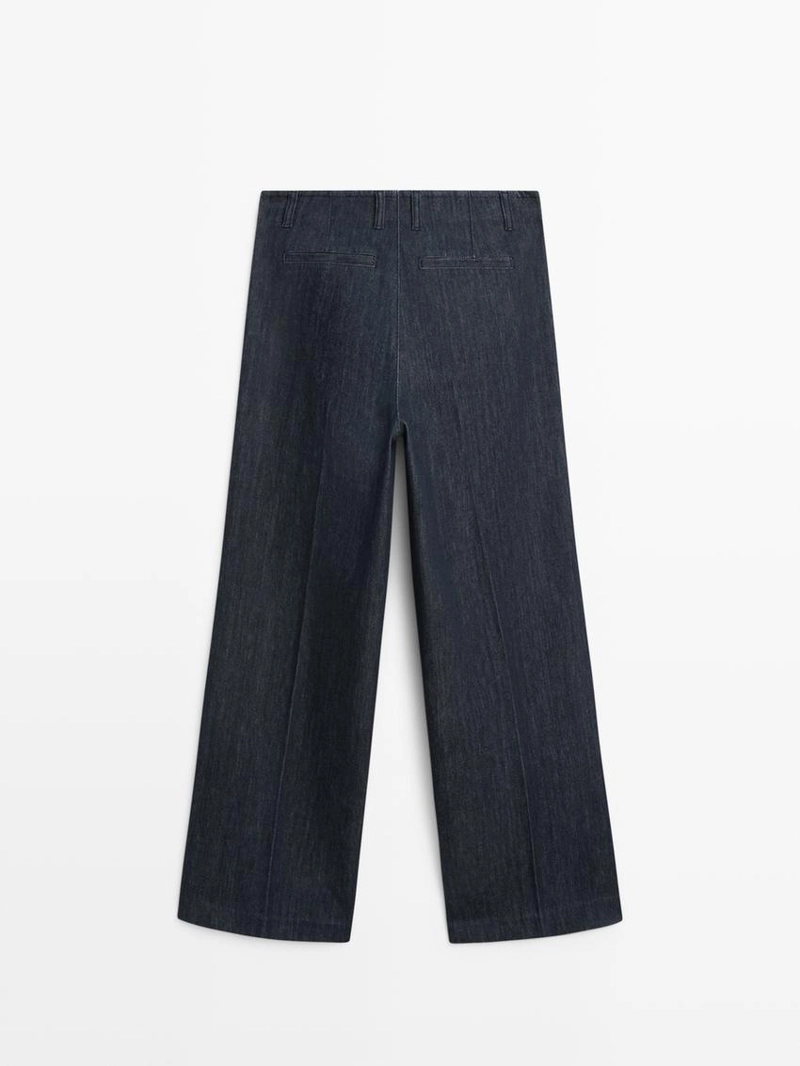 Джинсы с широкими штанинами и средней посадкой