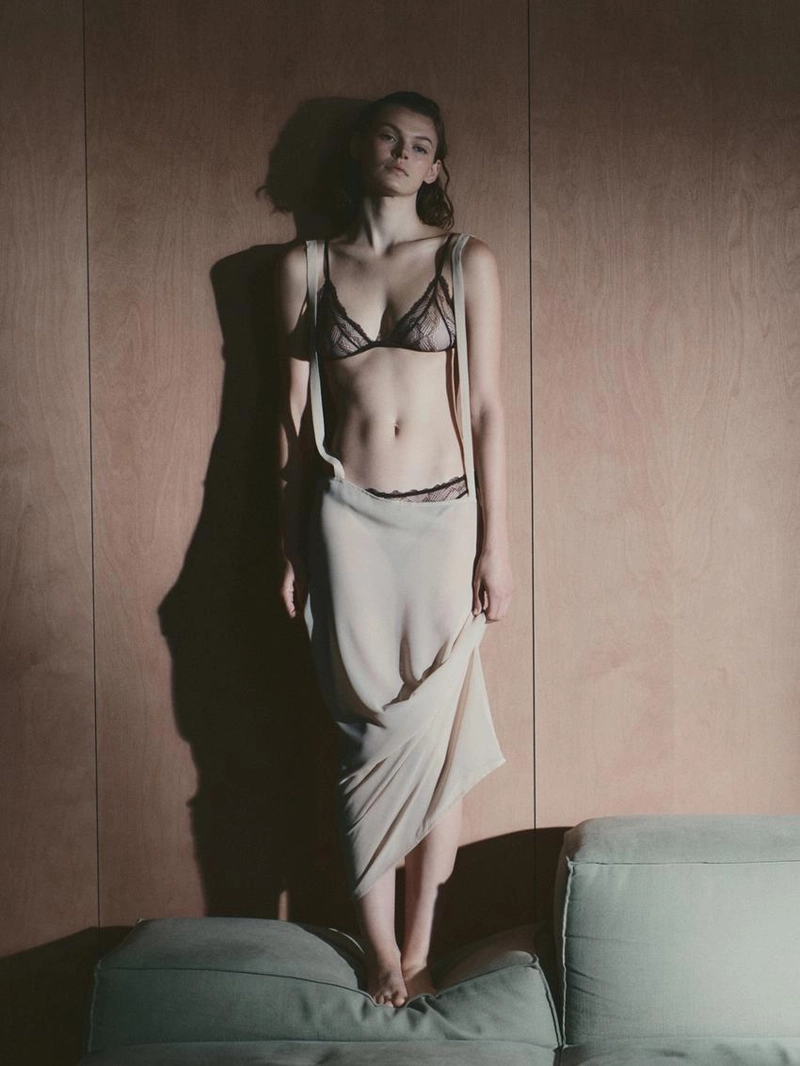 Трусики с кружевными вставками блонди