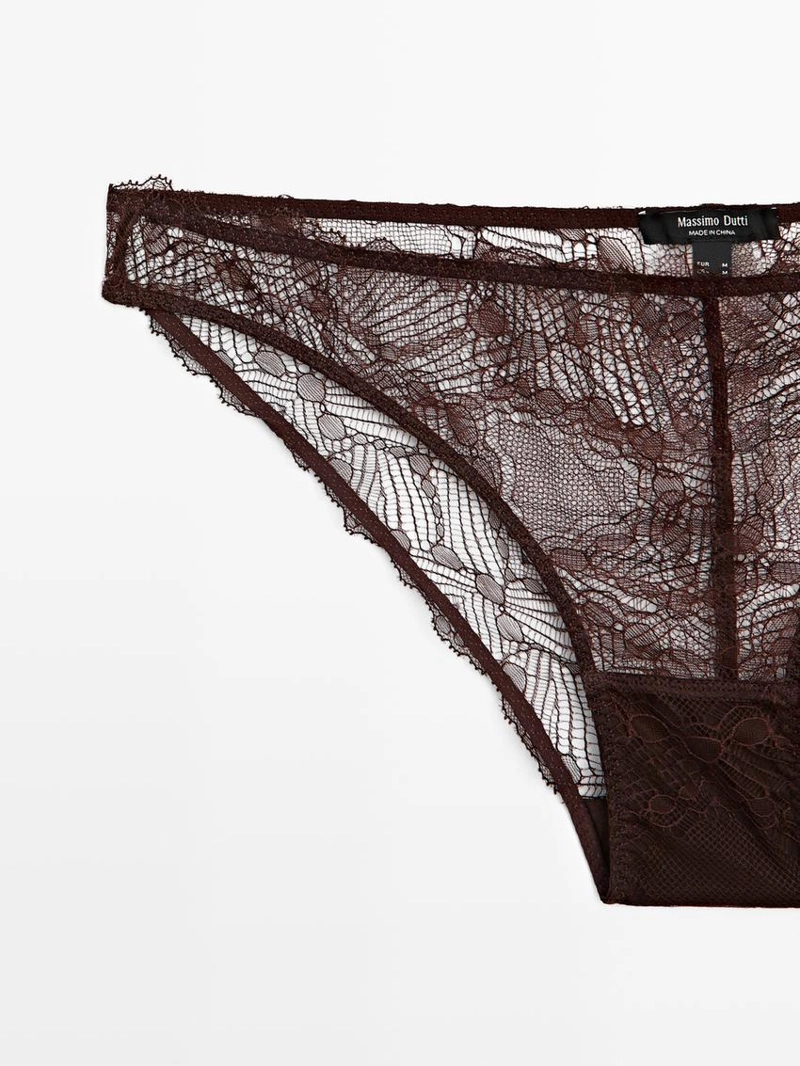 Трусики с кружевными вставками блонди