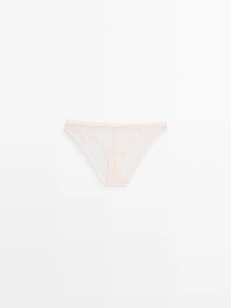 Трусы из кружева с рваными краями