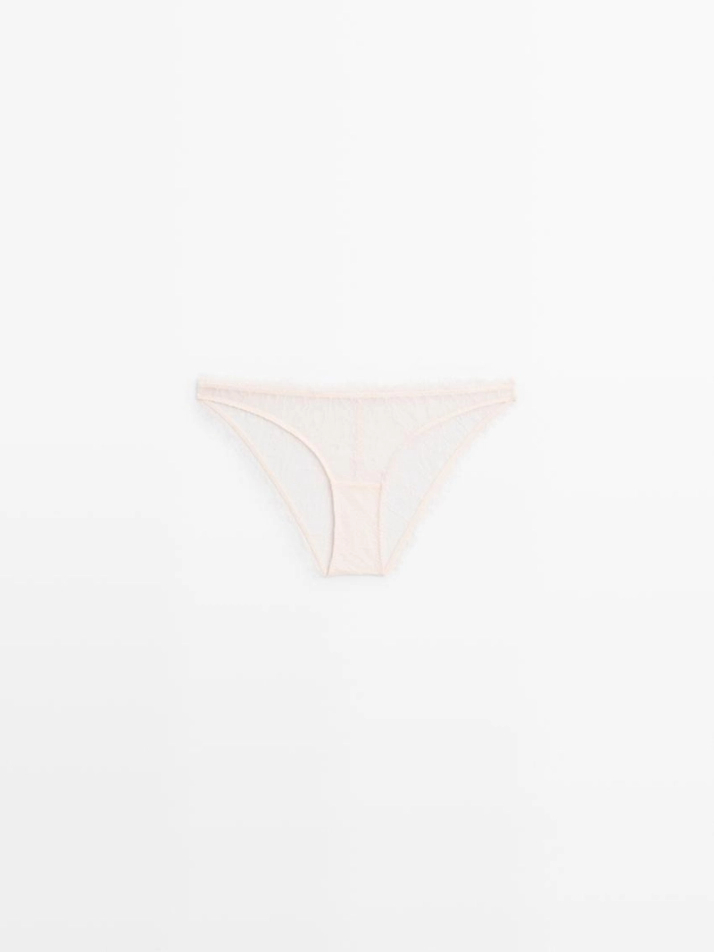 Трусы из кружева с рваными краями