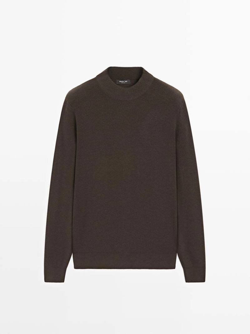 Вязанный свитер из хлопковой смеси с маканым воротником