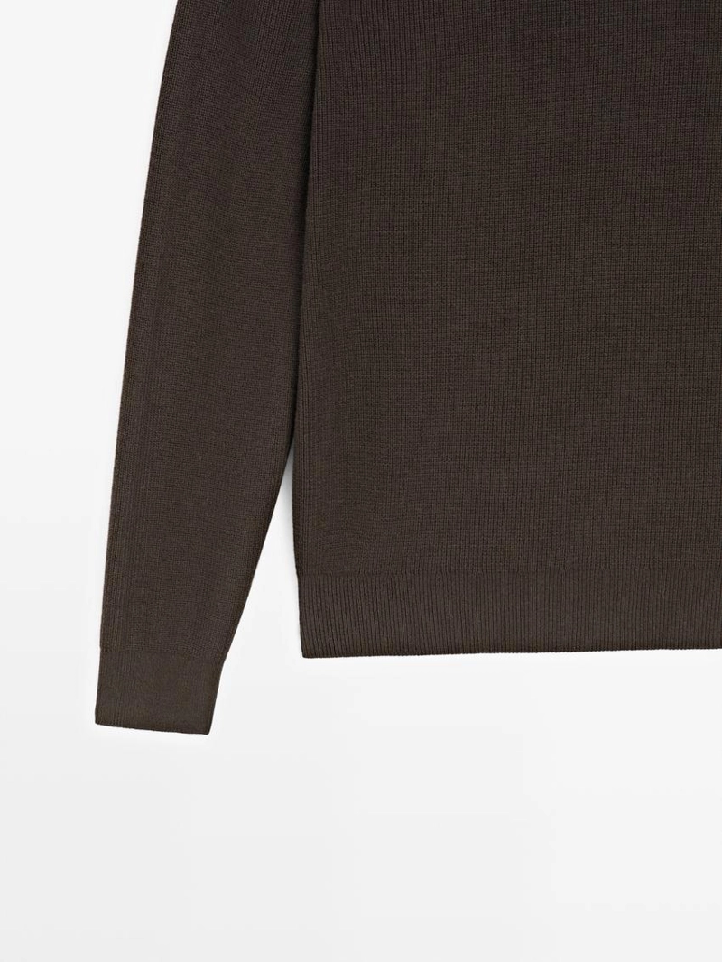 Вязанный свитер из хлопковой смеси с маканым воротником