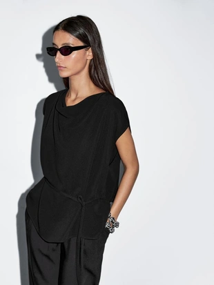 Топ из креповой ткани с драпировкой на горловине- Заказать в России