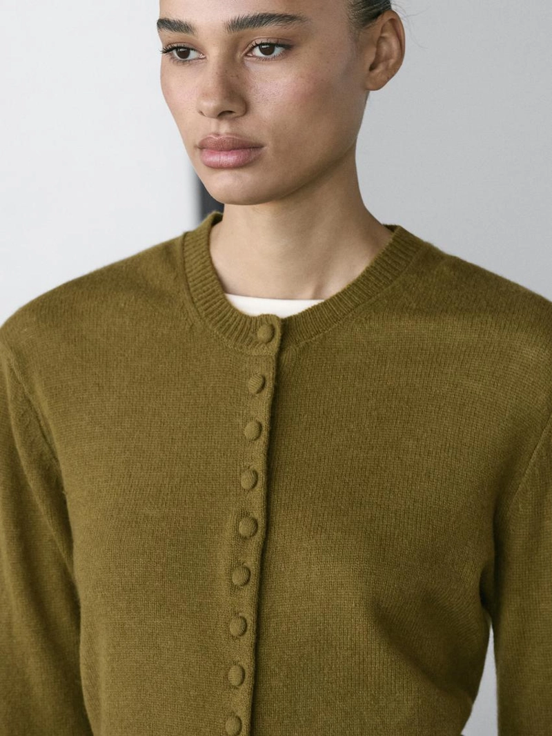 Кардиган из шерсти с покрытыми пуговицами