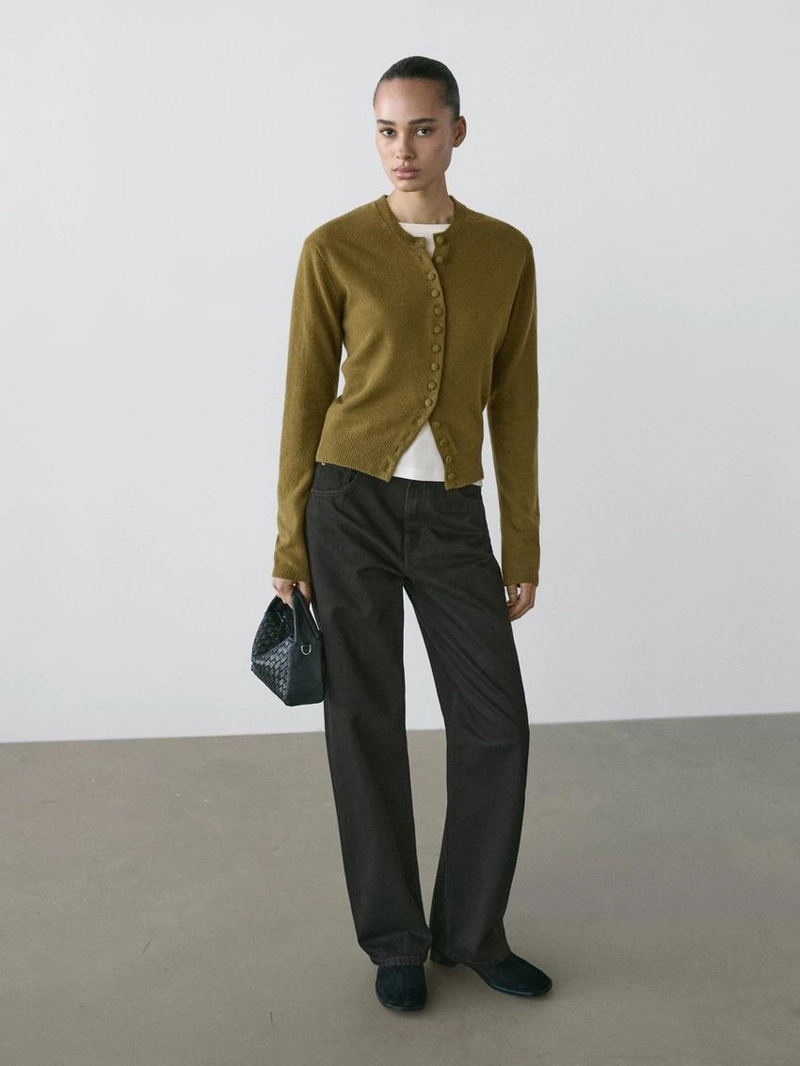 Кардиган из шерсти с покрытыми пуговицами