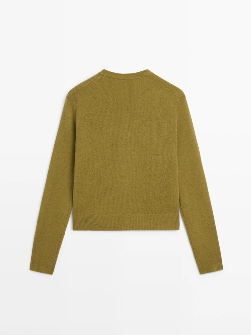 Кардиган из шерсти с покрытыми пуговицами