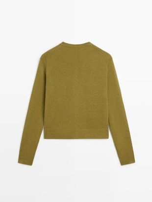 Кардиган из шерсти с покрытыми пуговицами- Заказать в России