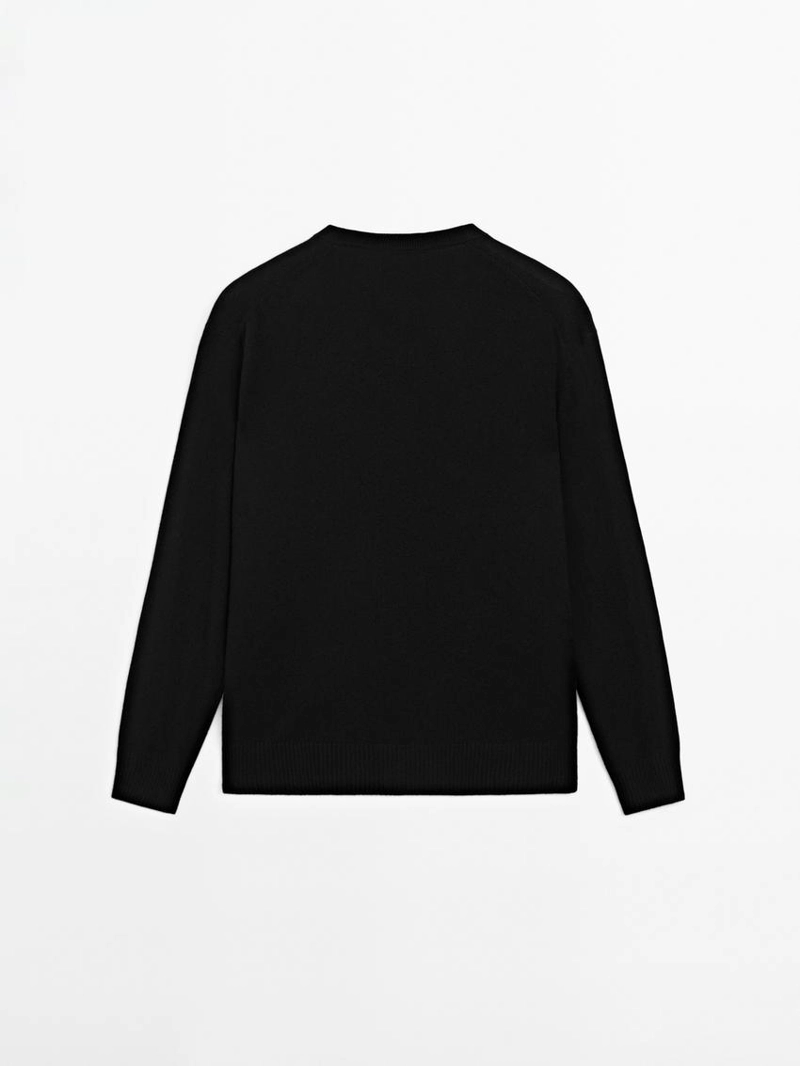 Кашемировый свитер с v-образным вырезом