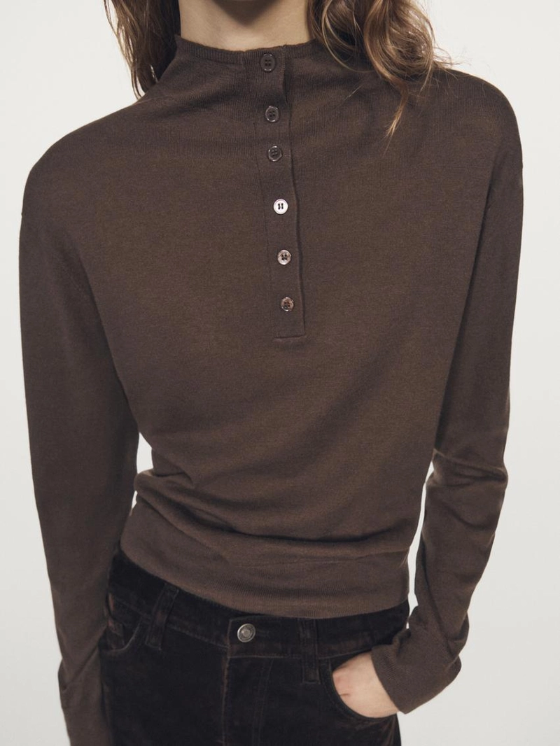 Свитер с запахом и мокрым воротничком