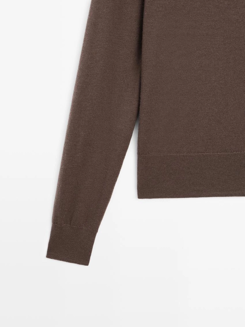 Свитер с запахом и мокрым воротничком