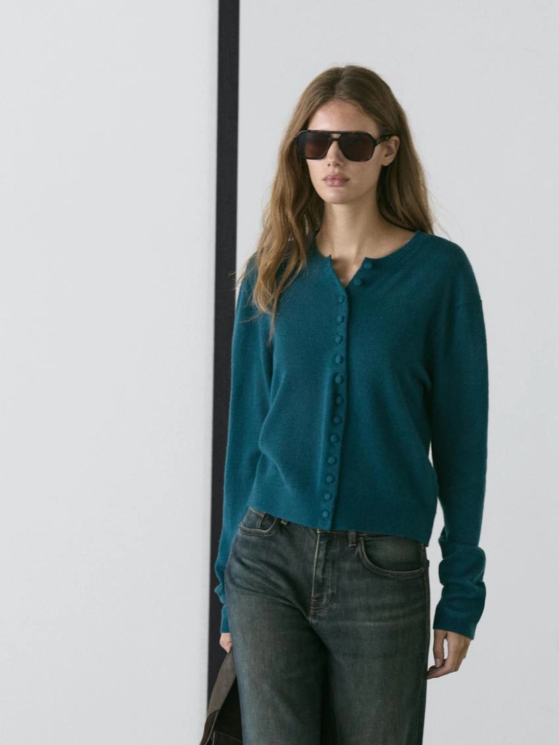 Кардиган из 100% шерсти с пуговицами в тон