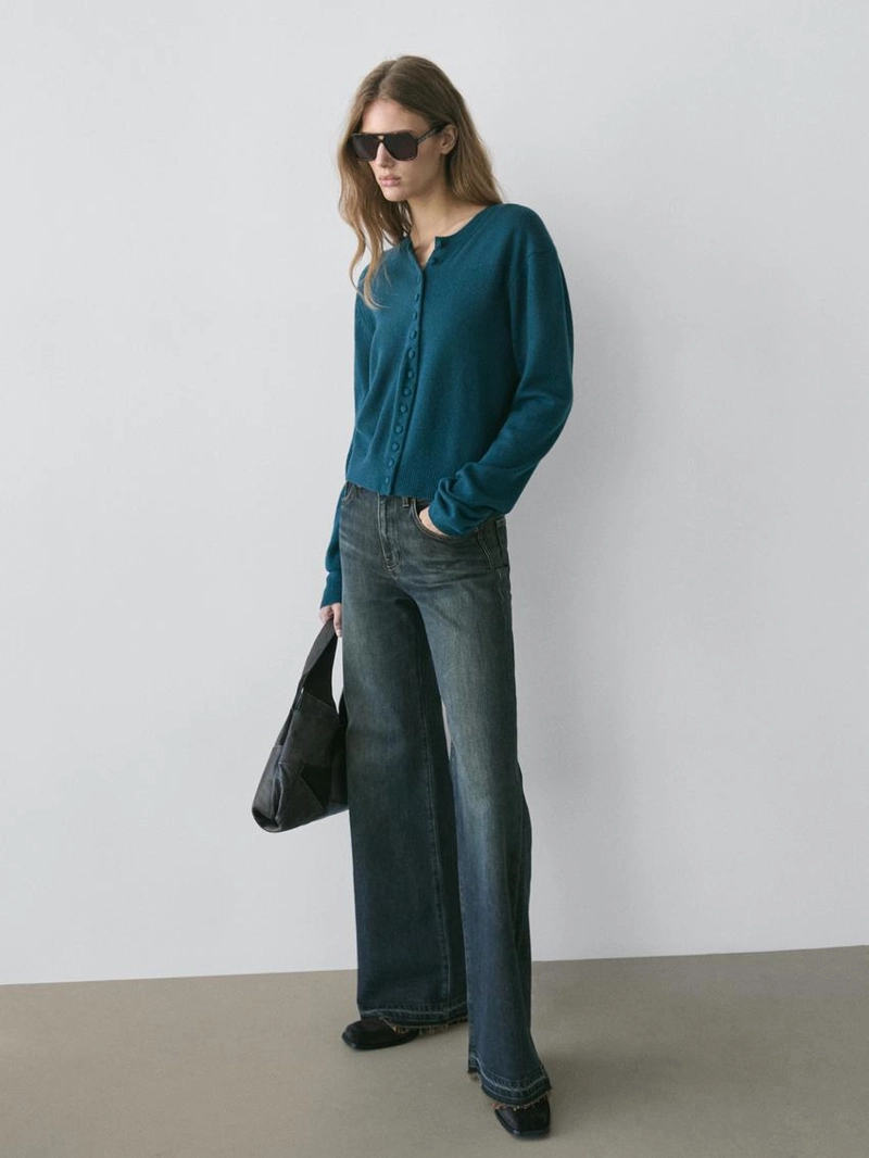 Кардиган из 100% шерсти с пуговицами в тон