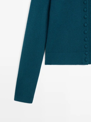 Кардиган из 100% шерсти с пуговицами в тон- Заказать в России