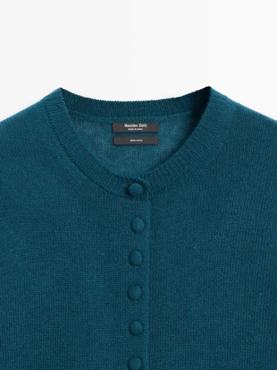 Кардиган из 100% шерсти с пуговицами в тон- Заказать в России