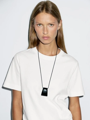 Футболка с круглым вырезом из 100% хлопкового интерлока- Заказать в России