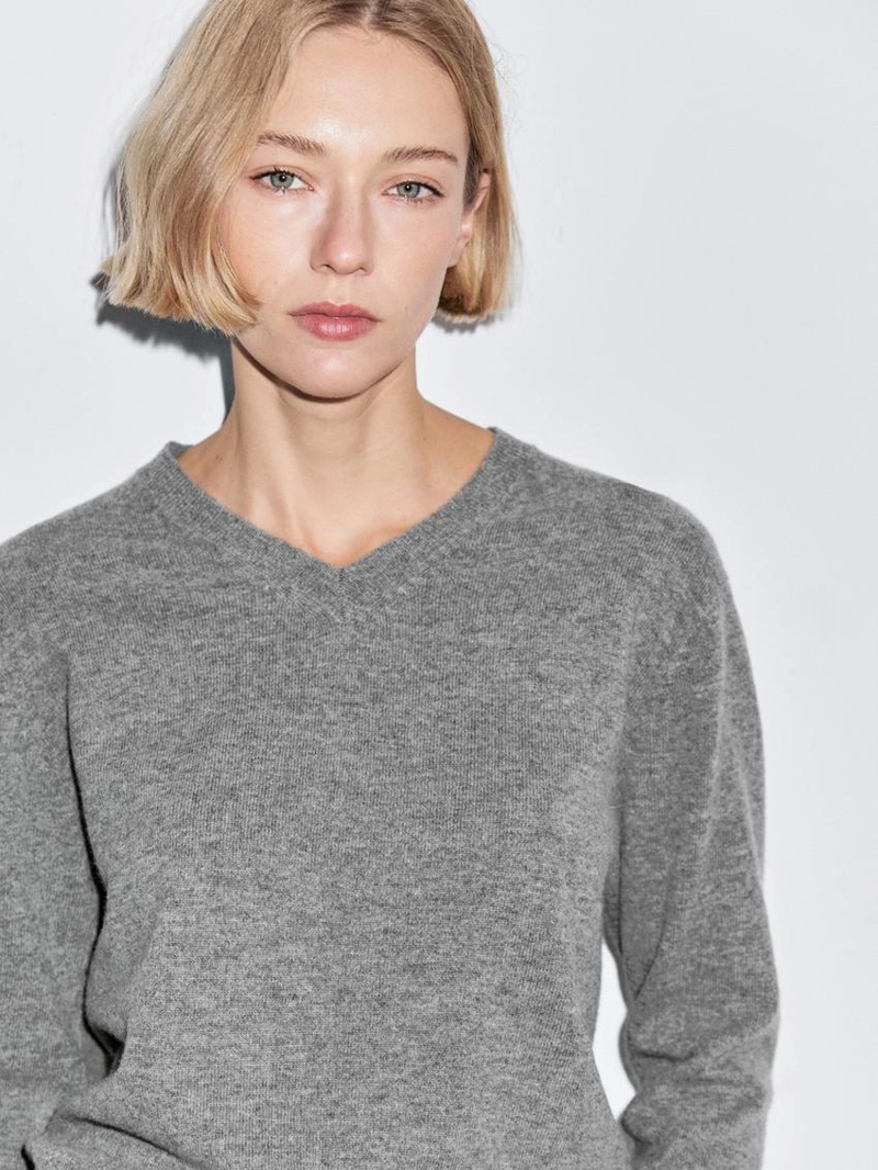 Свитер с v-образным вырезом из шерстяной смеси