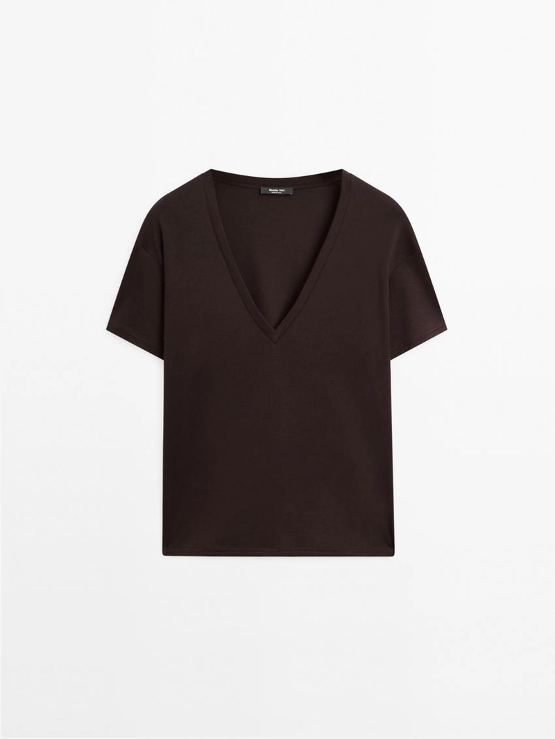 Футболка с v-образным вырезом из гарезита