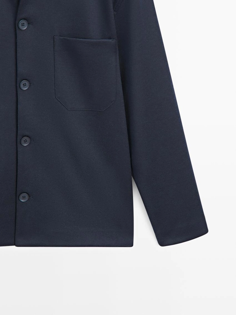 Овершерт с пуговичными карманами