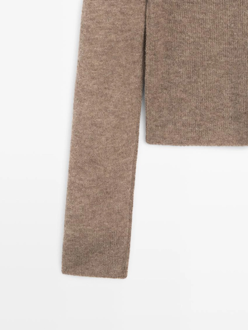 Свитер из шерстяной смеси с манжетами-воротником