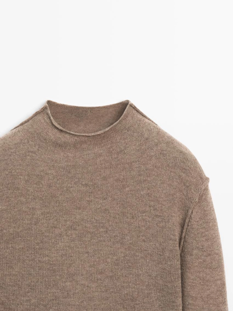 Свитер из шерстяной смеси с манжетами-воротником