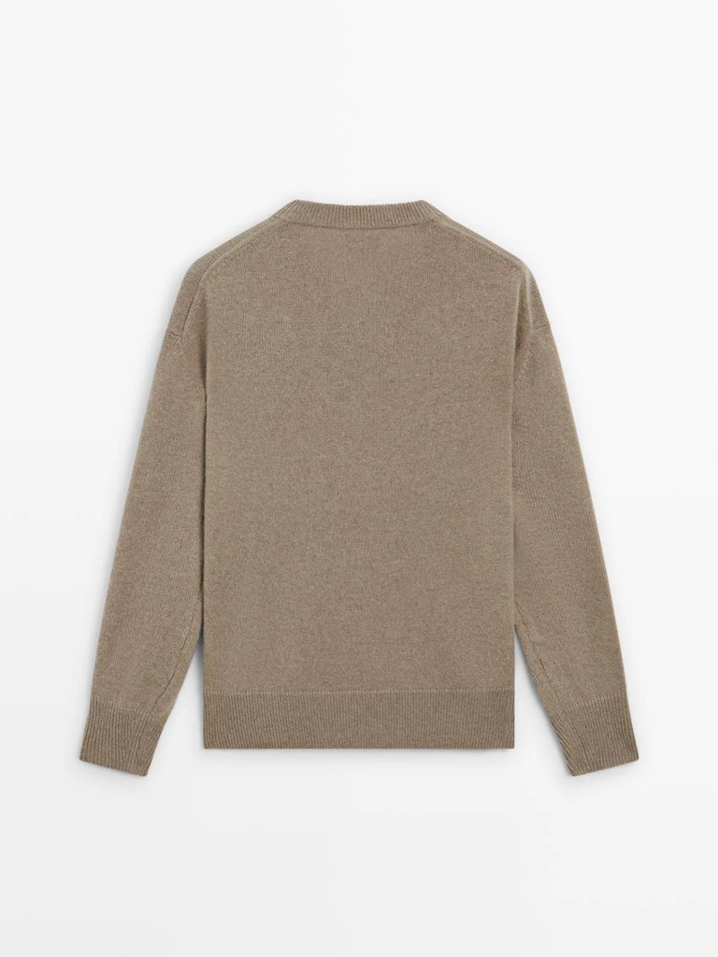 Свитер с v-образным вырезом из 100% кашемира