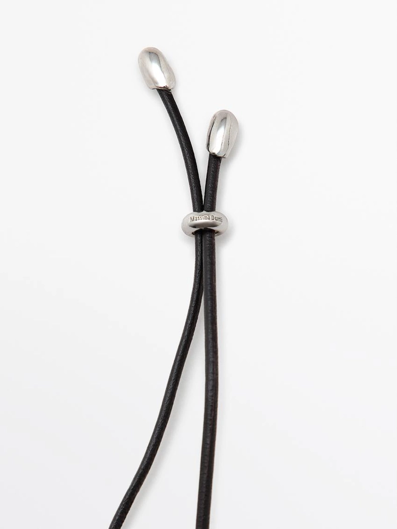 Ожерелье из кожи с неправильным элементом